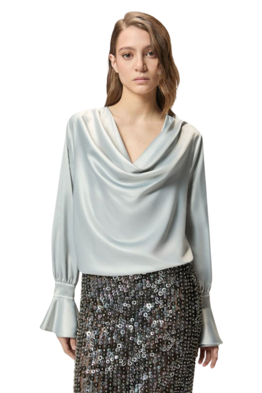 Blusa morbida in satin grigio
