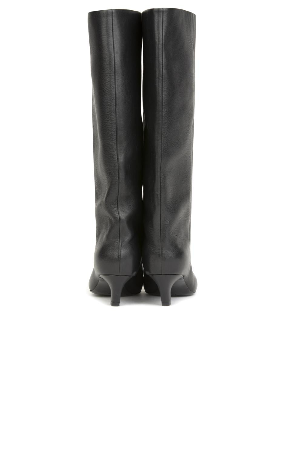 Ash Stivale Violetto: Eleganza e Comfort