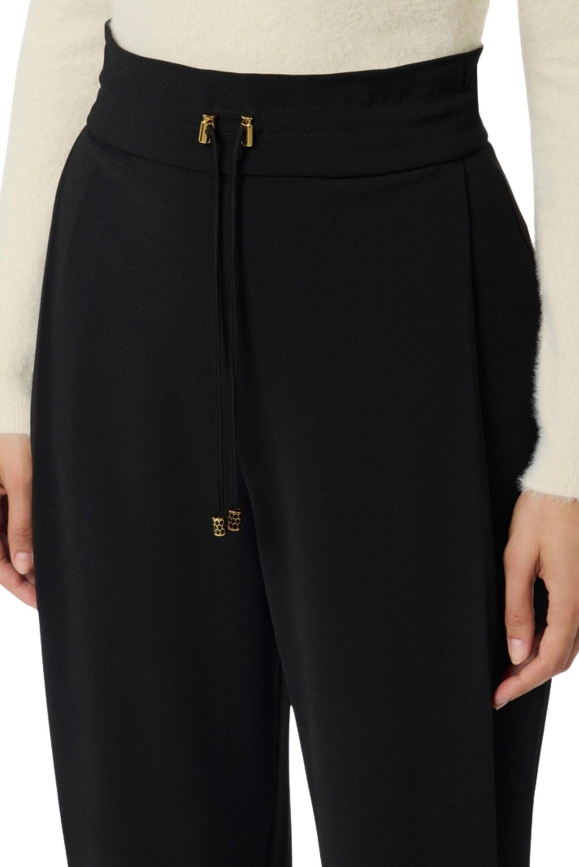  Elisabetta Franchi Pantaloni In Crêpe Leggero Colore Nero Woman - 3